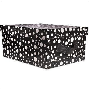 Caja mediana con boton diseño a lunares